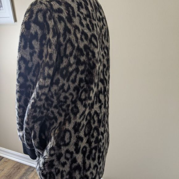 Aritzia Wilfred free leopard wool blend jacket - Picture 9 of 12